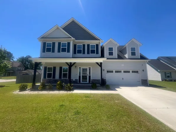 303 Breezeway Dr, Sneads Ferry, NC 28460