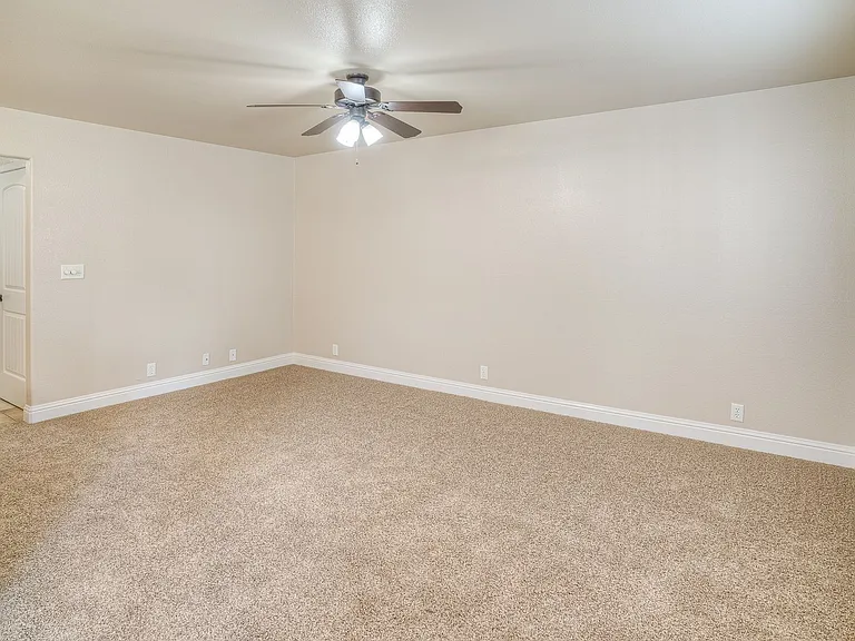 960 Myrtle Ave — Photo 4