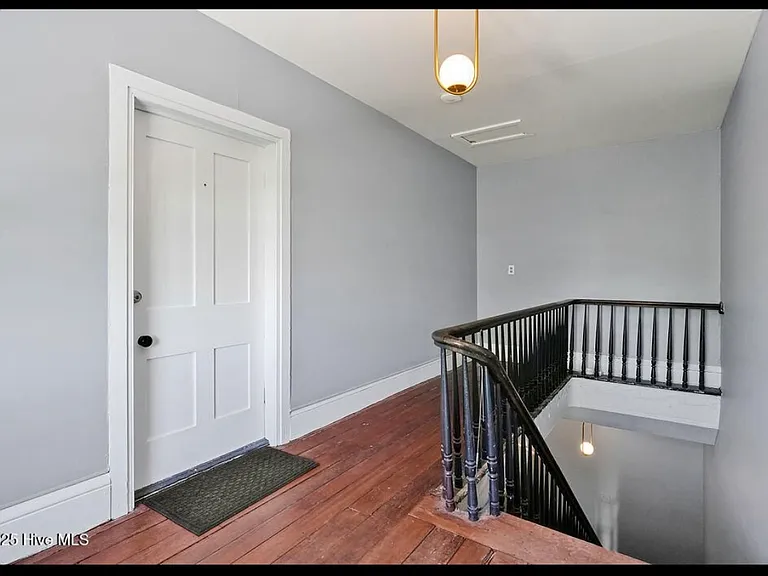 416 S Front St #5 — Photo 3