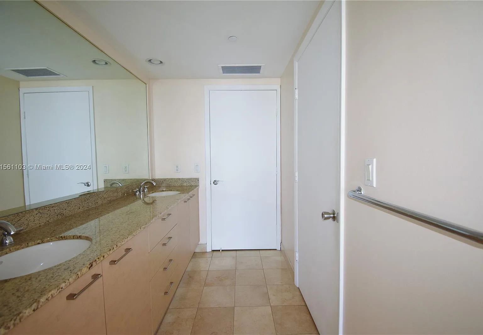 2 bed, 1086 sqft, $4,200 — Photo 4