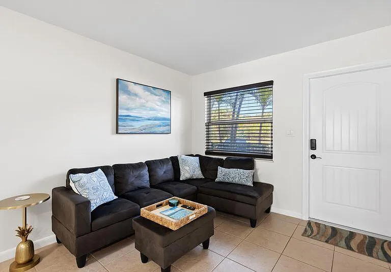 2319 Tamarind Dr #102 — Photo 10