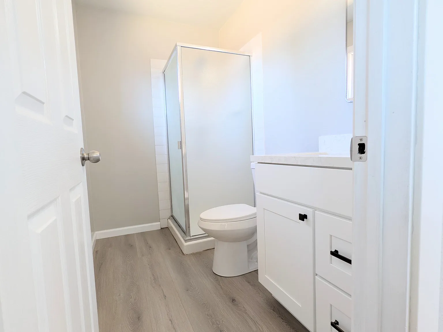 3 bed, 2.5 bath, 1078 sqft, $4,450 — Photo 3