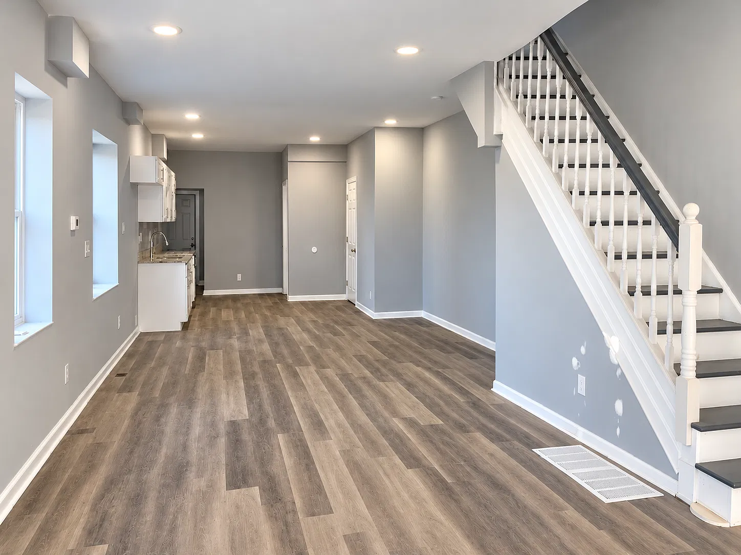 Beautifully Renovated 4-Bedroom Home with Central Air & Private Backyard — Photo 2