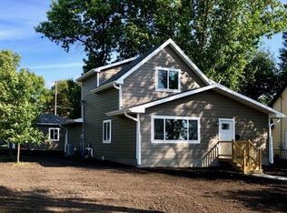 958 2nd St NW, Valley City, ND 58072