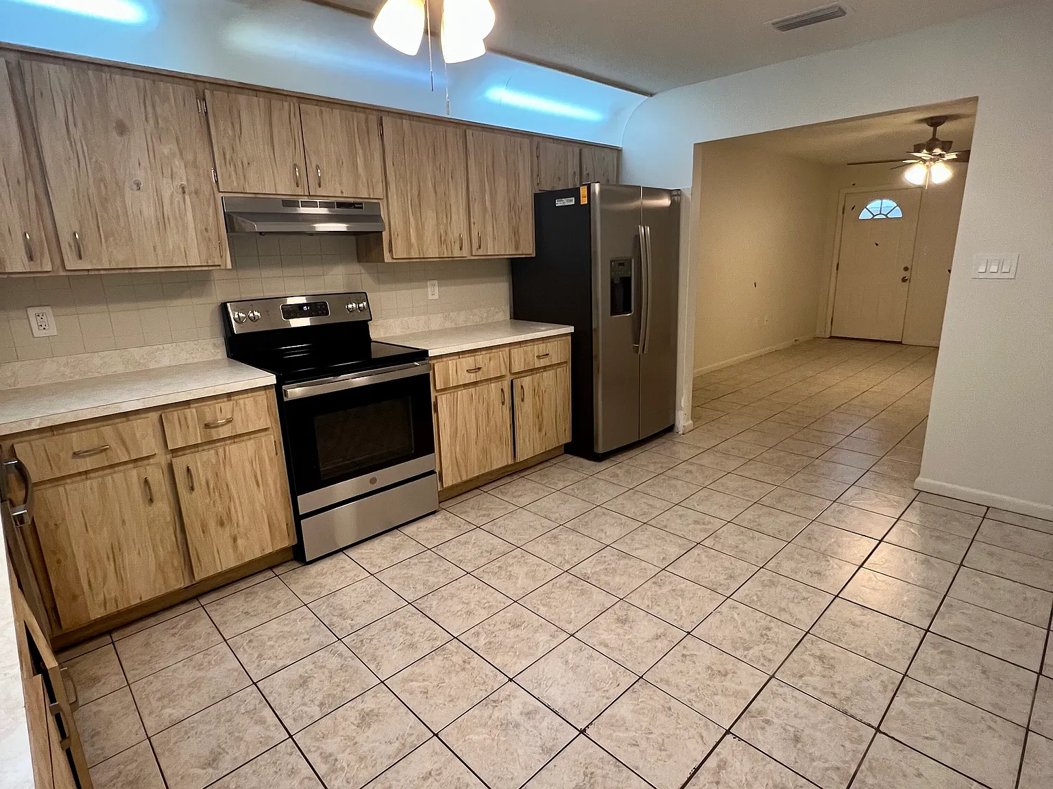 2 bed, 825 sqft, $1,150 — Photo 2