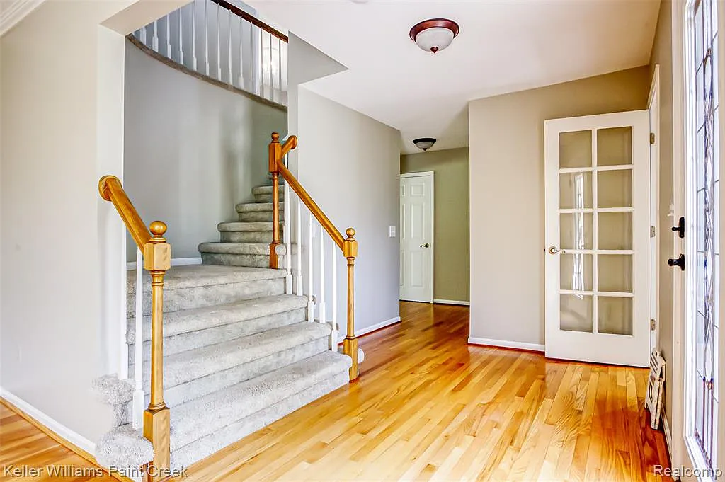 4 bed, 2.5 bath, 3206 sqft, $3,600 — Photo 4