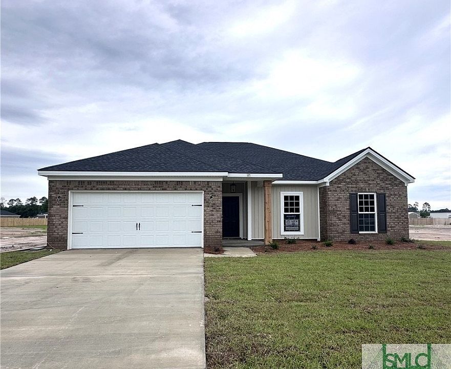 1st image of 121 Tranquil Lane NE