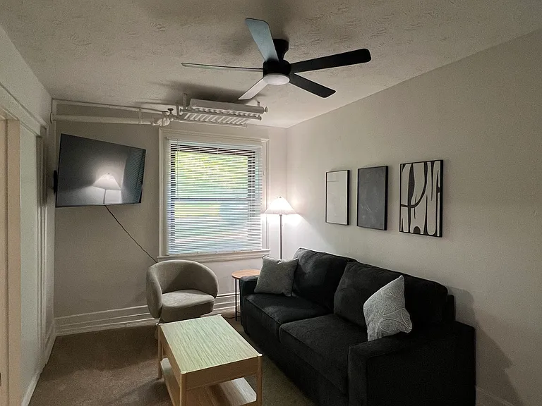 2617 Euclid Heights Blvd #7 — Photo 2