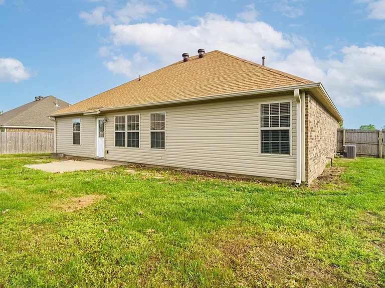 530 Lasso Ln — Photo 21