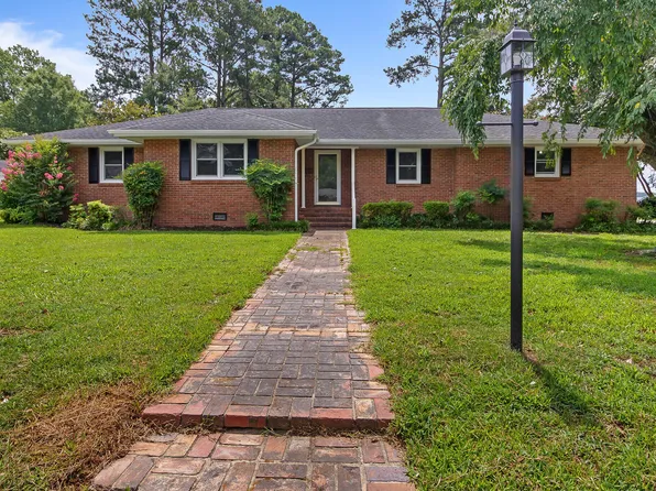 1113 S 2nd St, Smithfield, NC 27577