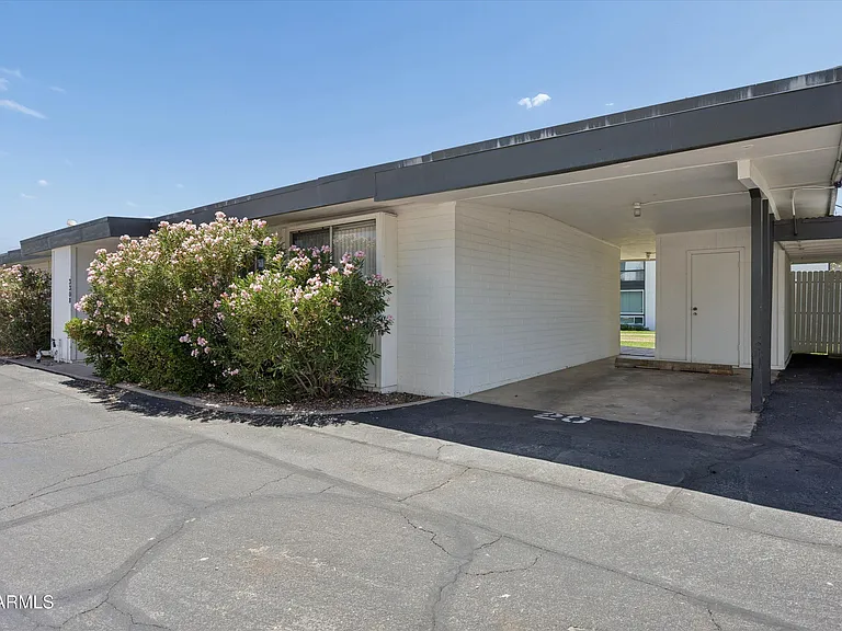 3308 E Camelback Rd — Photo 2
