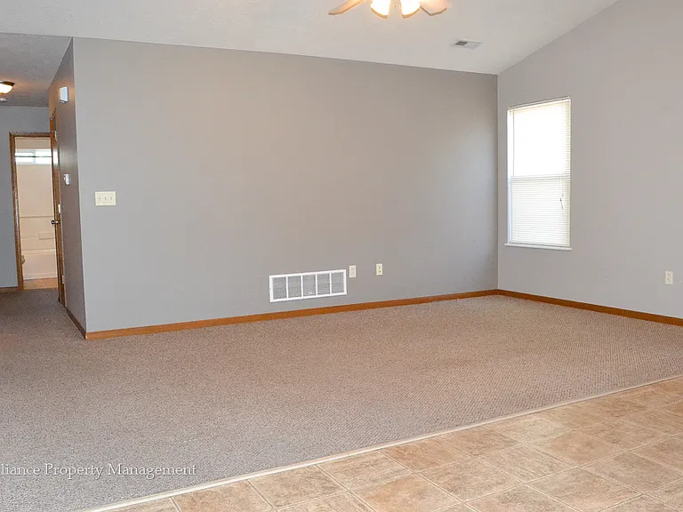 Brookmont Dr. 516-518 — Photo 3