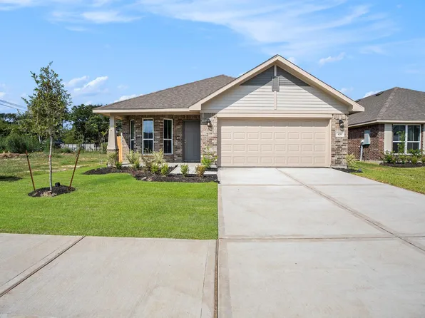 428 Bryan Way, Angleton, TX 77515