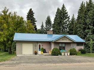 21B Country Rd, Rugby, ND 58368