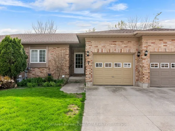 7 Brookside Pl, South Huron, ON N0M 1S2
