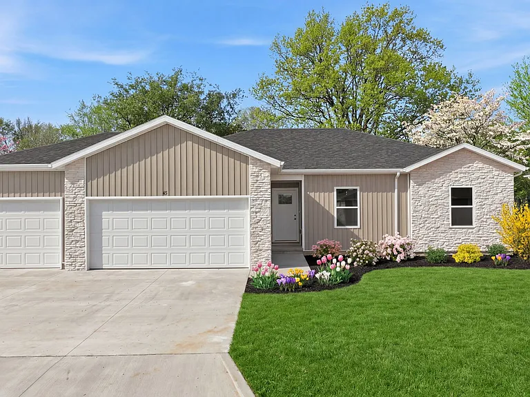 43 Whitley Ln — Photo 6