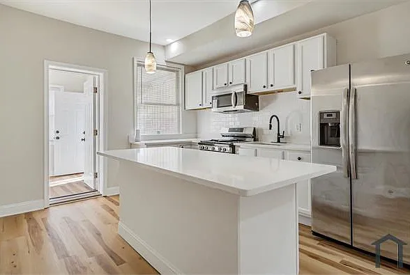 705 N Milton Ave — Photo 3