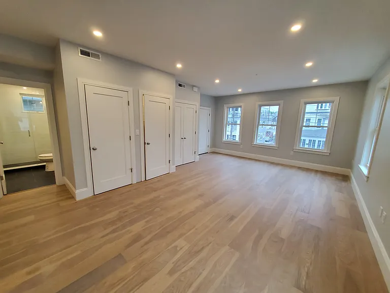51 Fairbanks St — Photo 4
