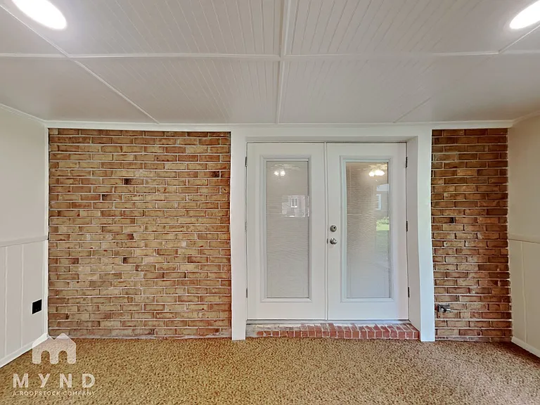 1645 Brantford Dr — Photo 15