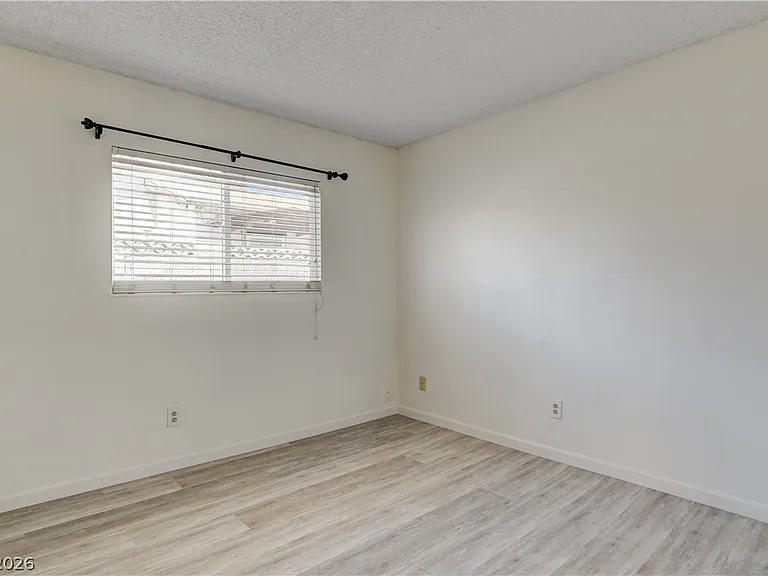 2085 Wagonwheel Ave — Photo 7