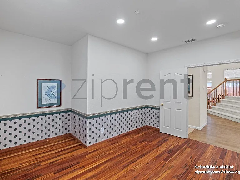 1001 Sandhurst Dr — Photo 17