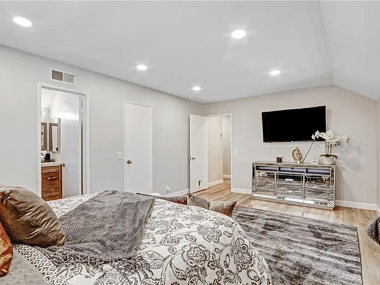16172 Quartz St — Photo 14