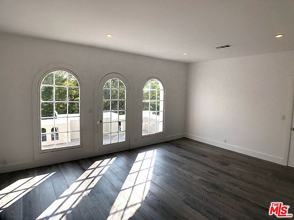 4th image of 807-809 N Croft Ave #807