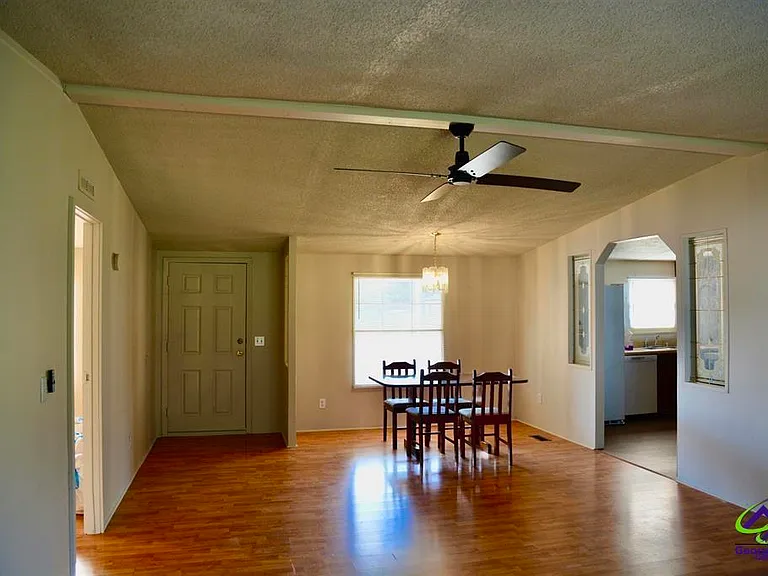 111 Brighton Dr — Photo 6