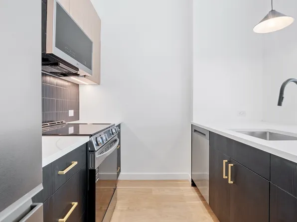 11-14 35th Avenue image 9 of 10