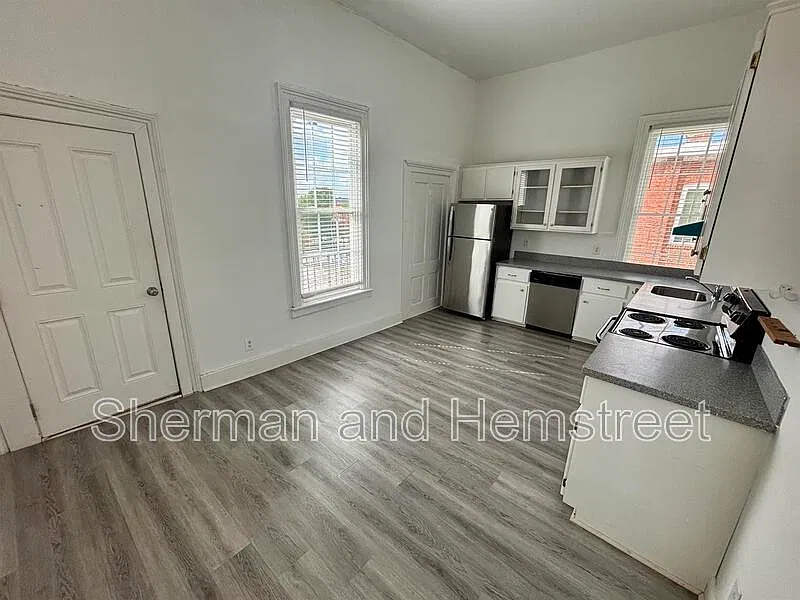 3 bed, 1.0 bath, 880 sqft, $1,175 — Photo 4