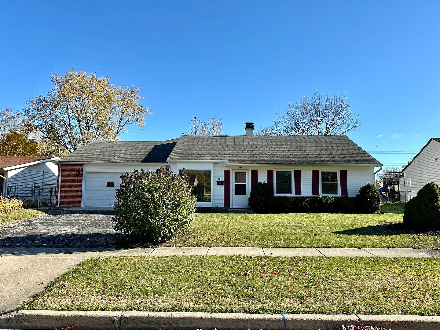 1013 Stratford Cir photo 1