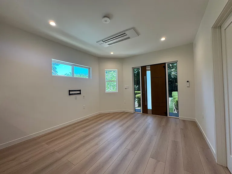 18320 Ingomar St #2 — Photo 7