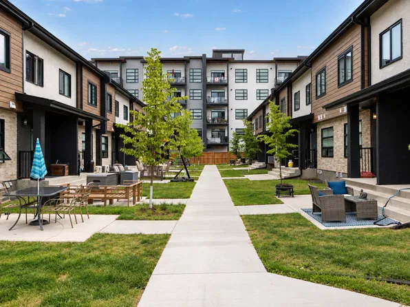 Woodford Townhomes