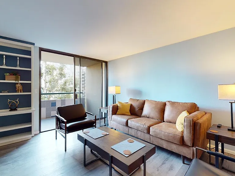 600 W 9th St #914 — Photo 2
