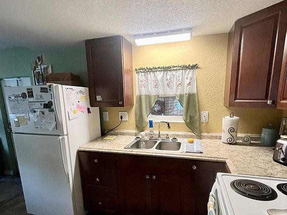 5th image of 2920 Vine Ln