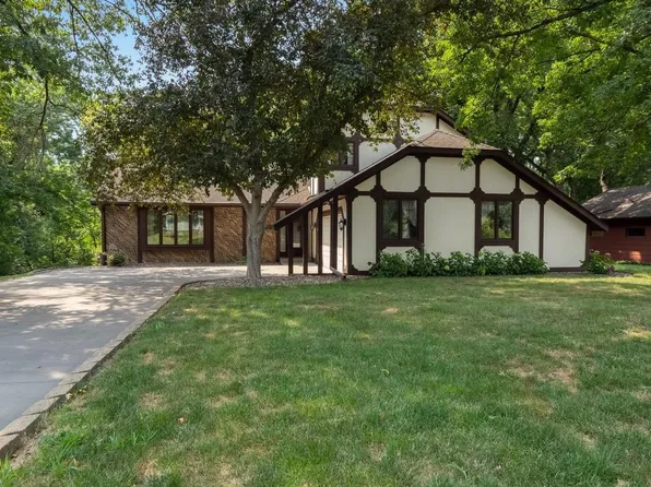 4563 Ches Mar Dr, Eagan, MN 55123