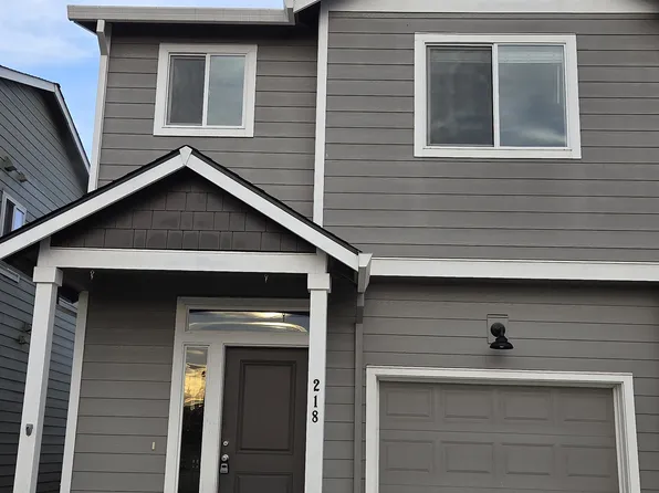 216 Eckerd Ave, Molalla, OR 97038