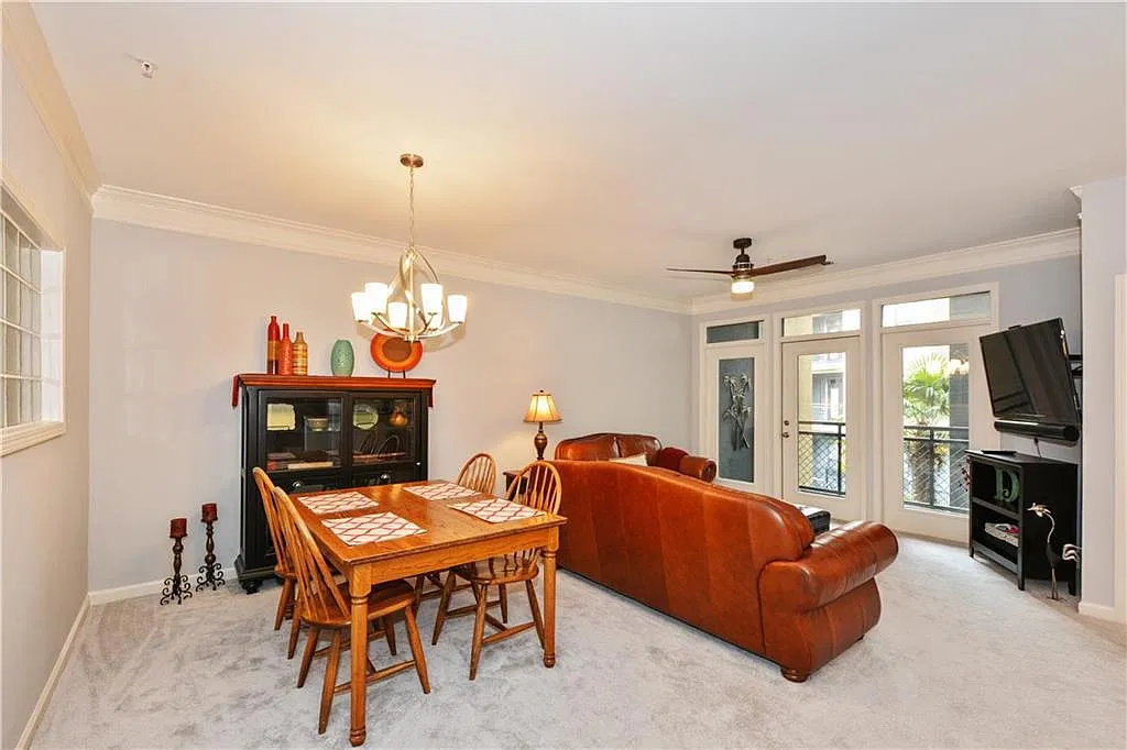 Modern 1BR Condo with Garage Parking in Atlanta — Photo 2