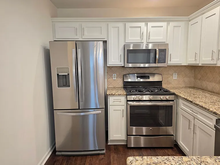 172 Stoneforest Dr — Photo 7