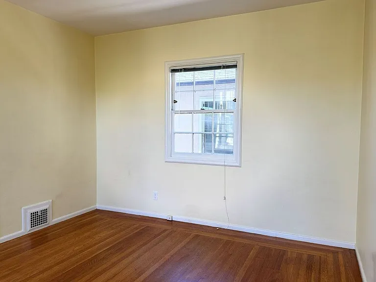 1739 Spruce St — Photo 25