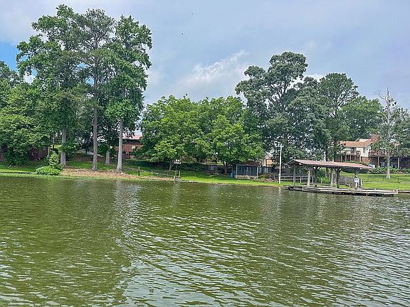 170 Feet of Lake Frontage!