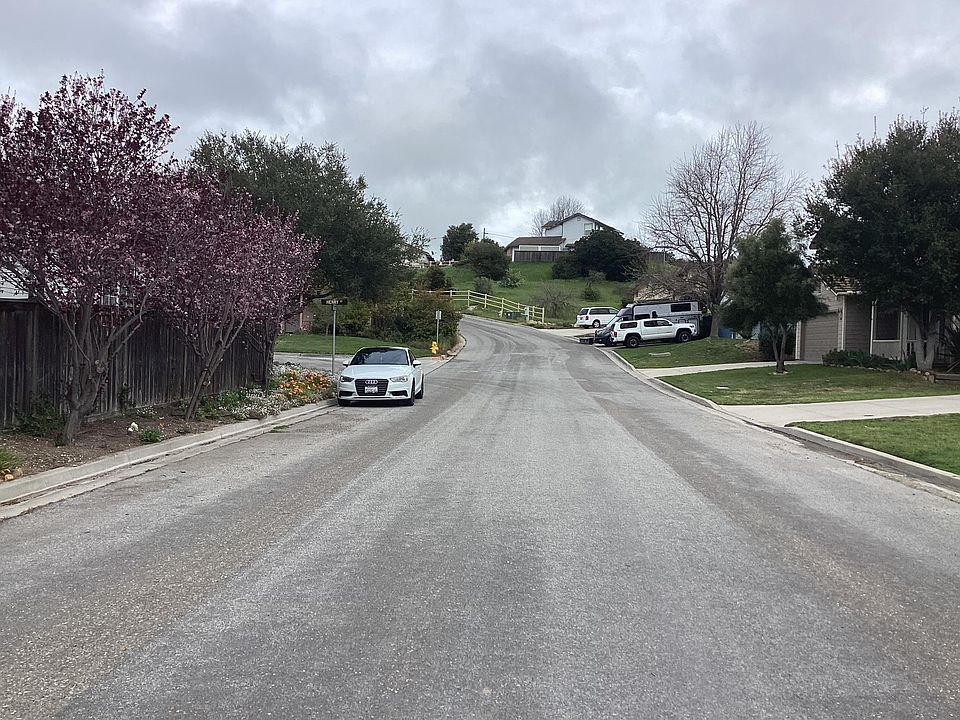 1st image of 305 Gonzales Dr