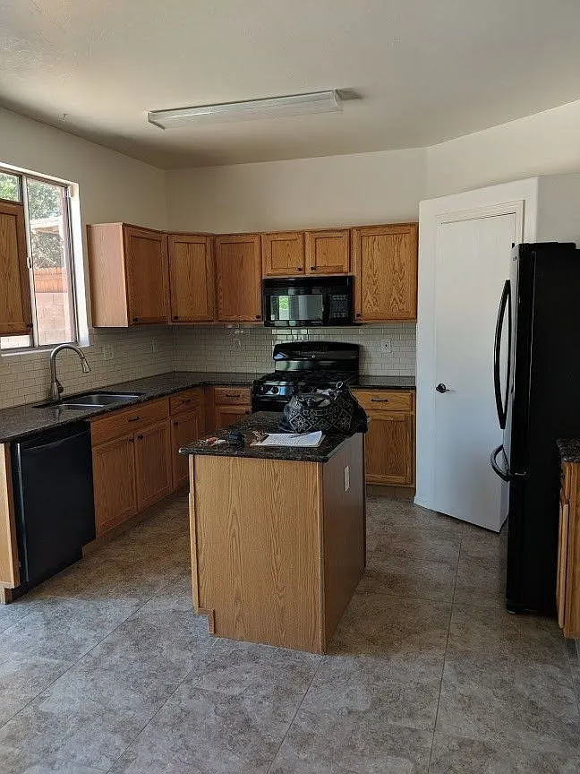 3 bed, 2.5 bath, 1765 sqft, $1,840 — Photo 4