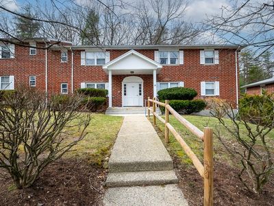 120 Litchfield Pines Dr APT D, Leominster, MA, 01453