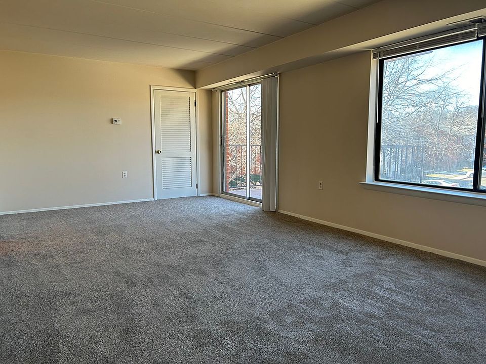 2nd image of 125 N Clubhouse Dr SW Unit 7
