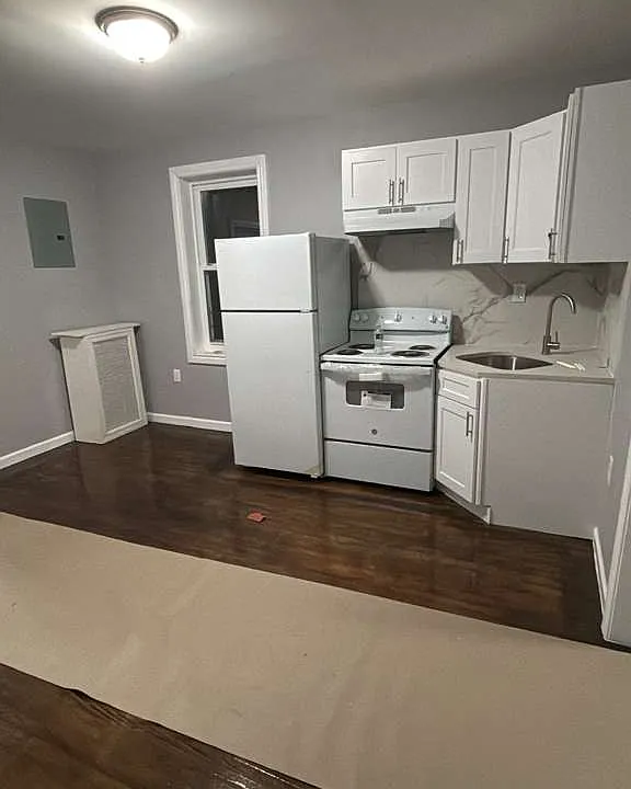 0 E 172nd St #1F