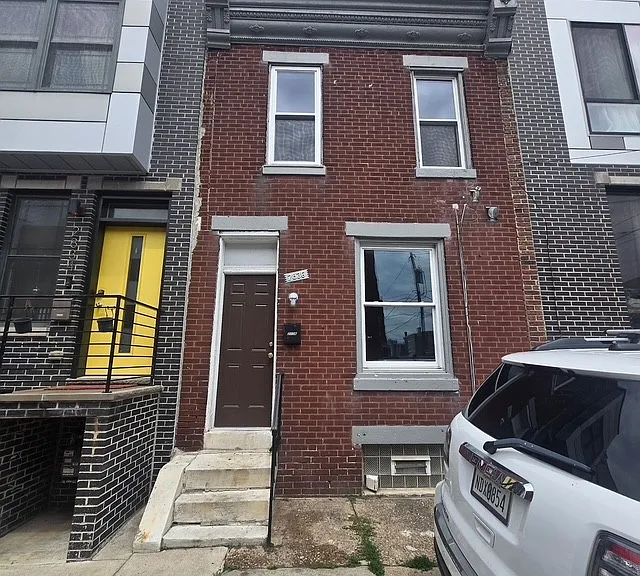 2836 Agate St — Photo 2