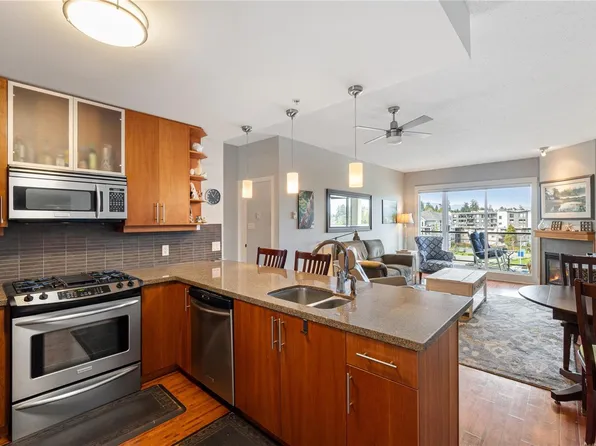 194 Beachside Dr #607, Parksville, BC V9P 0B1