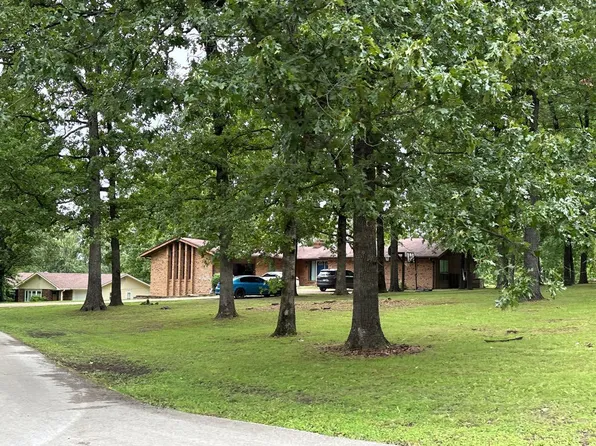 2868 Carrie Ann Cir, Poplar Bluff, MO 63901