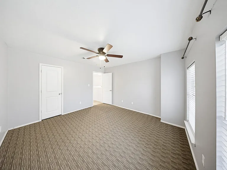 16130 Coleburn Dr — Photo 25